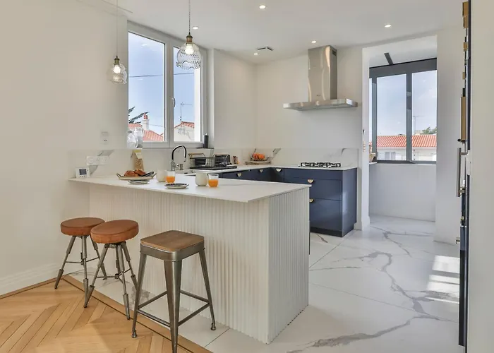 Parisse Au Centre De La Chaume *