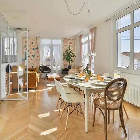 Parisse Au Centre De La Chaume *