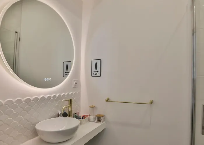 Parisse Au Centre De La Chaume * 莱萨布勒-多洛讷